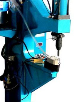 導(dǎo)致自動鉚接機故障的原因有哪些?