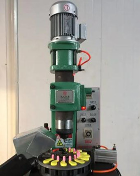 怎樣安全地操作氣液增壓鉚接機？