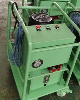 鉚接機(jī)鉚接后鉚釘開裂的原因有哪些?