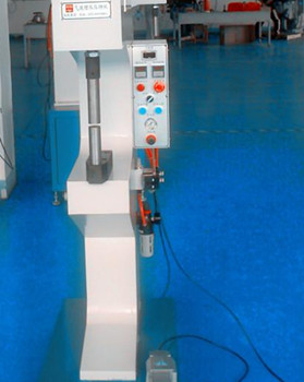 氣壓鉚接機(jī)運(yùn)行前需做好哪些準(zhǔn)備工作？