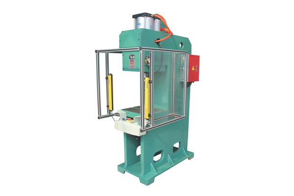 濰坊大型氣液增壓鉚接機(jī)